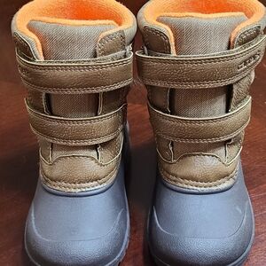 New Carter's Snow Boots for Boys Sz 7